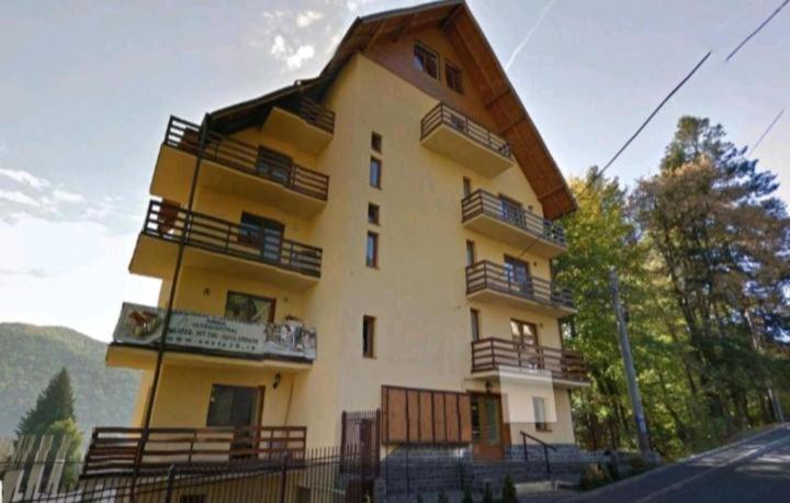 Appartamento Apartament Aosta Central Sinaia Esterno foto